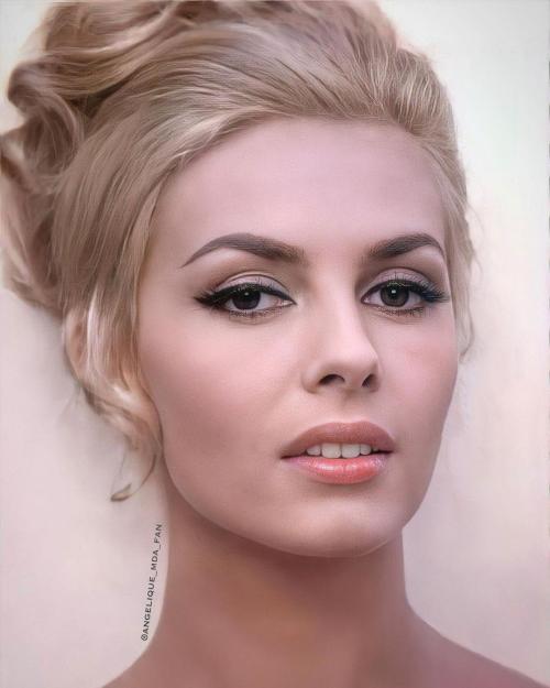 Кто считается легендарными красавицами. «Мужчины сходили по ним с ума» – 10 самых красивых женщин в истории