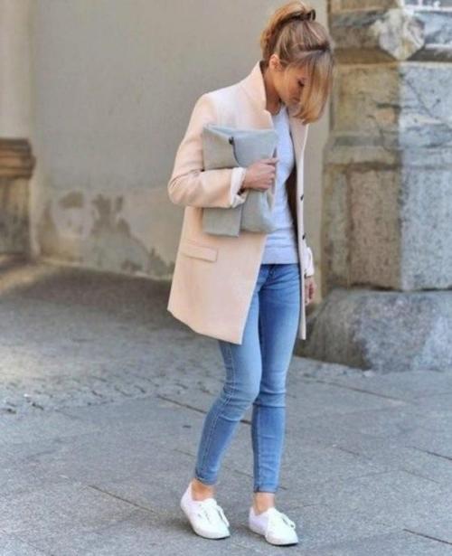 Пальто и кеды женские. Какое пальто лучше всего будет сочетаться с кроссовками?