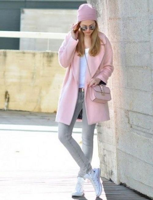 Короткое пальто с кроссовками. Выбор подходящего пальто