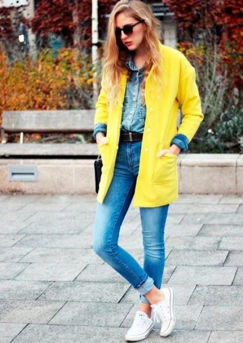 Короткое пальто с кроссовками. Выбор подходящего пальто