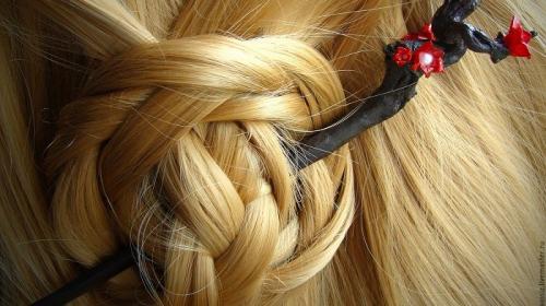 Как правильно заколоть волосы с помощью заколочки с палочкой