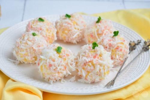 Какие продукты нужно использовать для крабовой зачёски. 10 ярких и вкусных рецептов крабовых шариков