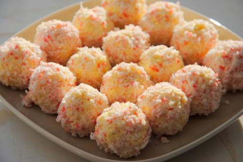 Какие продукты нужно использовать для крабовой зачёски. 10 ярких и вкусных рецептов крабовых шариков