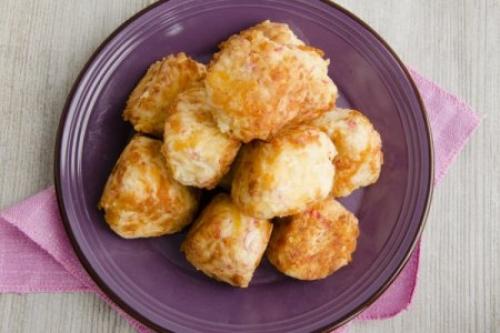 Какие продукты нужно использовать для крабовой зачёски. 10 ярких и вкусных рецептов крабовых шариков