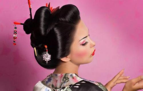 Мастерство в деталях: подробный гид по заколочке волос с палочкой 02 Мастерство в деталях: подробный гид по заколочке волос с палочкой 02