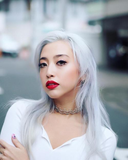 Темно серые волосы. А-ля натюрель