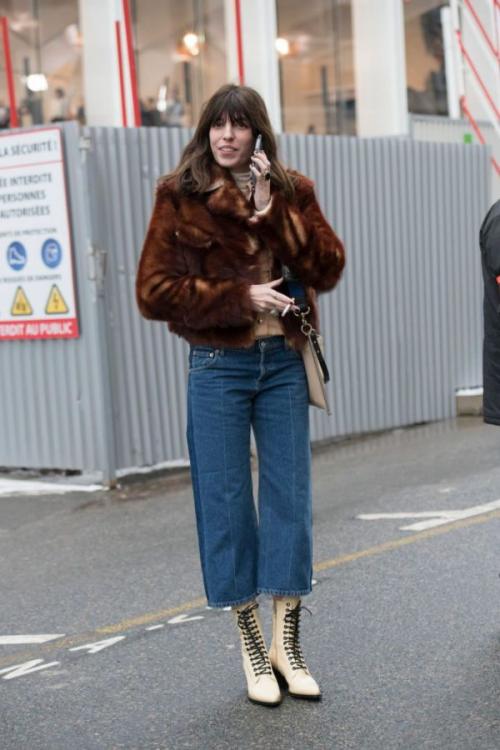 Модные джинсы зима 2021. Стильные джинсы 2021-2022