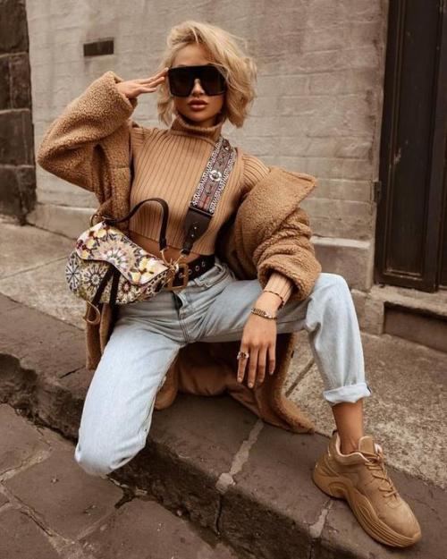 Осень рваные джинсы. 20 идей, как стильно носить рваные джинсы осенью 2019 07 Осень рваные джинсы. 20 идей, как стильно носить рваные джинсы осенью 2019 07