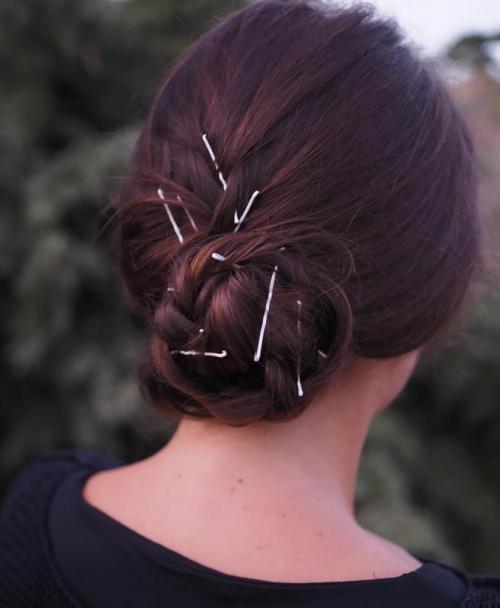 Простые прически с невидимками для коротких волос: простой способ сделать свой стиль более эффективным 08