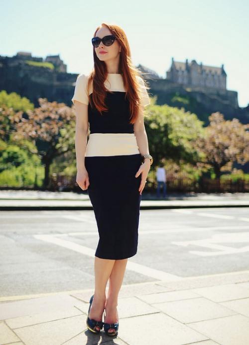 С чем носить рваные джинсы в 30 лет женщине осень. Фото с рваными джинсами на 2022 21 С чем носить рваные джинсы в 30 лет женщине осень. Фото с рваными джинсами на 2022 21