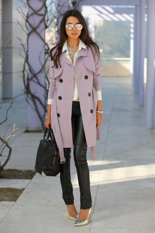 С чем носить рваные джинсы в 30 лет женщине осень. Фото с рваными джинсами на 2022 09 С чем носить рваные джинсы в 30 лет женщине осень. Фото с рваными джинсами на 2022 09