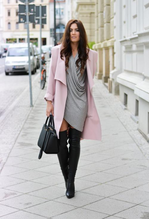 С чем носить рваные джинсы в 30 лет женщине осень. Фото с рваными джинсами на 2022 12 С чем носить рваные джинсы в 30 лет женщине осень. Фото с рваными джинсами на 2022 12