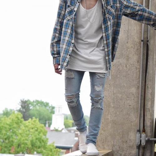 Модные мужские джинсы осень 2022. Какие мужские джинсы популярны в 2022 году?