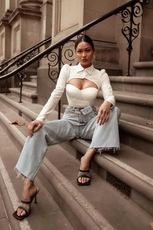 20 идей, как стильно носить рваные джинсы осенью 2022. Самые модные джинсы осени и зимы 2022/23 14 20 идей, как стильно носить рваные джинсы осенью 2022. Самые модные джинсы осени и зимы 2022/23 14