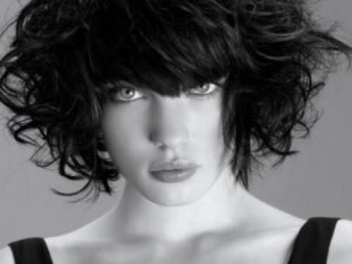 Станьте экспертом в причесывании коротких волос: пошаговый гайд 04 Станьте экспертом в причесывании коротких волос: пошаговый гайд 04