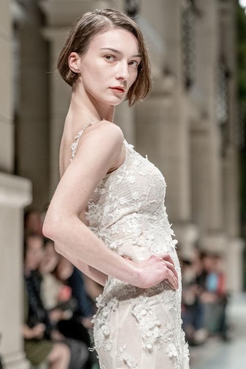 Прямой срез на длинные волосы. Прямой срез волос: 9 идеально ровных стрижек. Лови тренд!