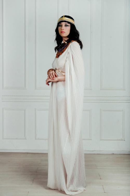 Как описывалась красота царицы Клеопатры в современных произведениях искусства. Как бы выглядела Клеопатра в наши дни?