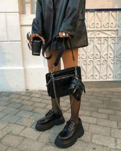 Как подобрать одежду, которая будет подчеркивать силуэт и скрывать недостатки фигуры.  Стройные ноги