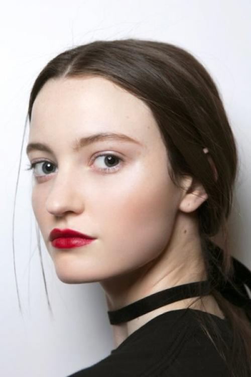 Цвет помады по возрасту. Поцелуй на удачу: как подобрать цвет помады?