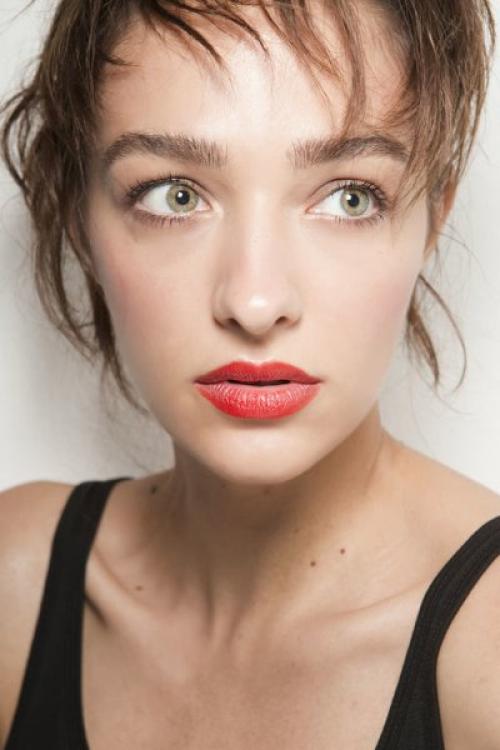 Цвет помады по возрасту. Поцелуй на удачу: как подобрать цвет помады?
