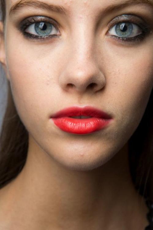 Цвет помады по возрасту. Поцелуй на удачу: как подобрать цвет помады?