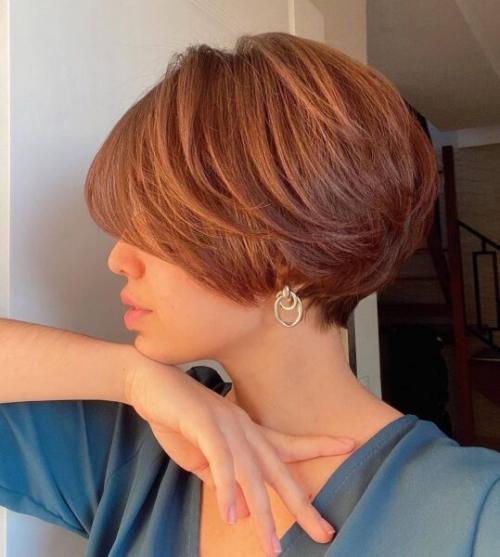 Молодящие стрижки 2022. Самые модные короткие женские стрижки в 2022-2023 году – последние тренды, фото стильных причесок