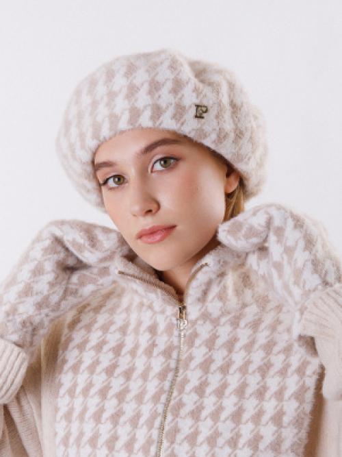 Как подобрать шапку к пальто: советы для женщин 50+ 05 Как подобрать шапку к пальто: советы для женщин 50+ 05