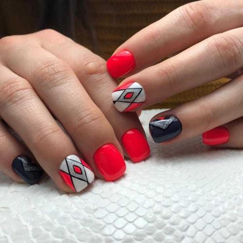 Лак на короткие ногти. Черный маникюр для коротких ногтей