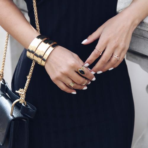 Модные головные уборы для женщин после 50: тенденции 2025 года 13 Модные головные уборы для женщин после 50: тенденции 2025 года 13