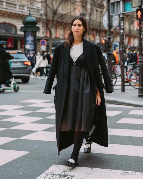 Как носить платье поверх брюк. Как подружить необычный дуэт сезона «платье + брюки» – советы стилиста