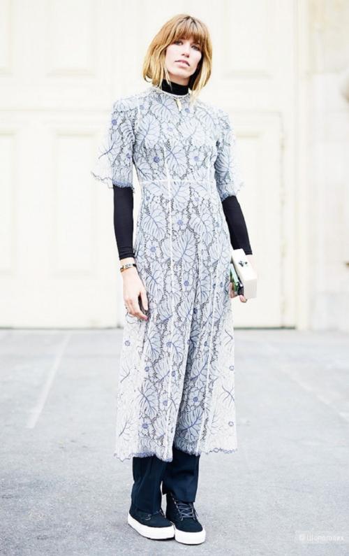 Как выбрать подходящие джинсы для прозрачного платья. Как носить прозрачное платье этим летом: модные образы