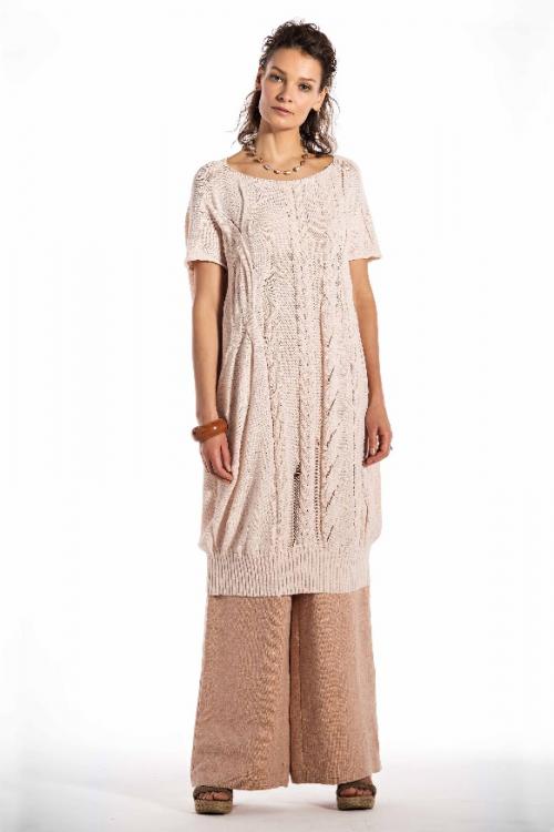 Стильно и уютно: как носить платье поверх брюк 11 Стильно и уютно: как носить платье поверх брюк 11