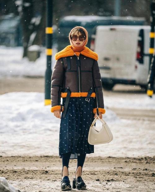 Как носить платье поверх брюк. Как подружить необычный дуэт сезона «платье + брюки» – советы стилиста