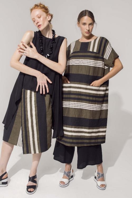 Стильно и уютно: как носить платье поверх брюк 08 Стильно и уютно: как носить платье поверх брюк 08