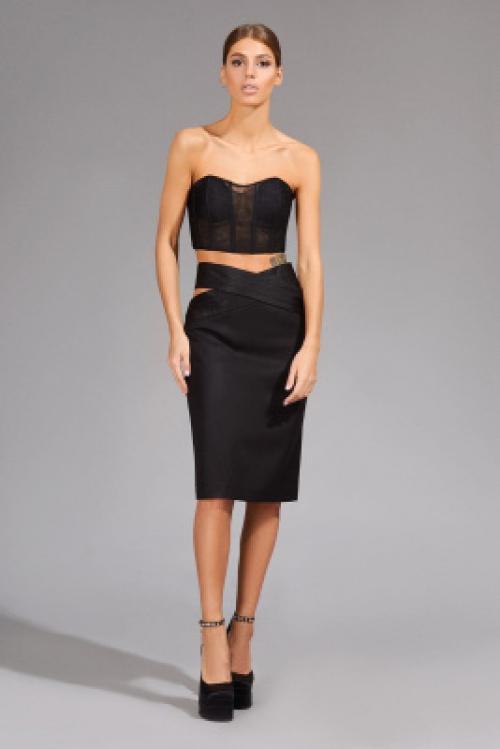 Как создать праздничный образ с простыми джинсами: советы и идеи 08 Как создать праздничный образ с простыми джинсами: советы и идеи 08