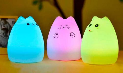 Недорогие подарки на 8 марта. Выбираем подарки на 8 марта до 300 рублей