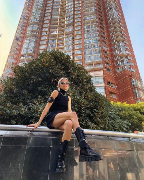 Кому не идут грубые ботинки. Рок-звезда: 39 изящных способов носить грубые ботинки в 2022-2023 году