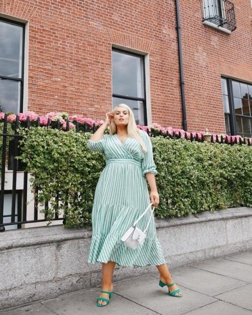 Джинсы для женщин после 40 лет 2022. Какие тренды весны 2022 идеальны для зрелых дам: учимся на примерах блогеров 17 Джинсы для женщин после 40 лет 2022. Какие тренды весны 2022 идеальны для зрелых дам: учимся на примерах блогеров 17