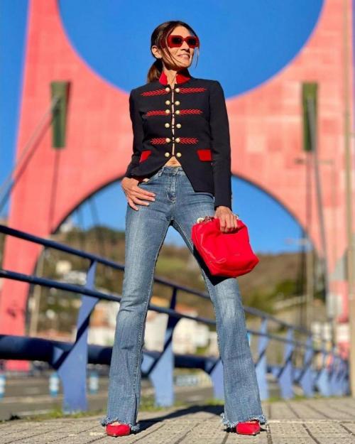 Джинсы для женщин после 40 лет 2022. Какие тренды весны 2022 идеальны для зрелых дам: учимся на примерах блогеров 05 Джинсы для женщин после 40 лет 2022. Какие тренды весны 2022 идеальны для зрелых дам: учимся на примерах блогеров 05