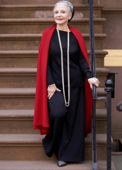 Джинсы для женщин посл.  Обязательные составляющие гардероба