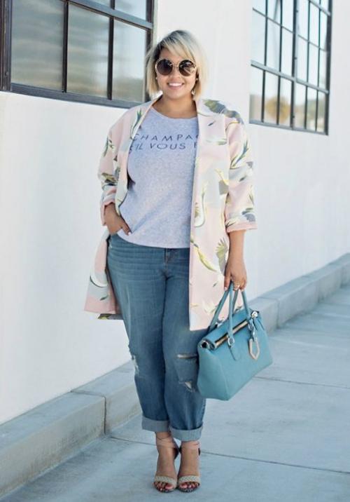 3 модели джинсов для женщин 40-50 лет, которые скрывают изъяны фигуры и молодят