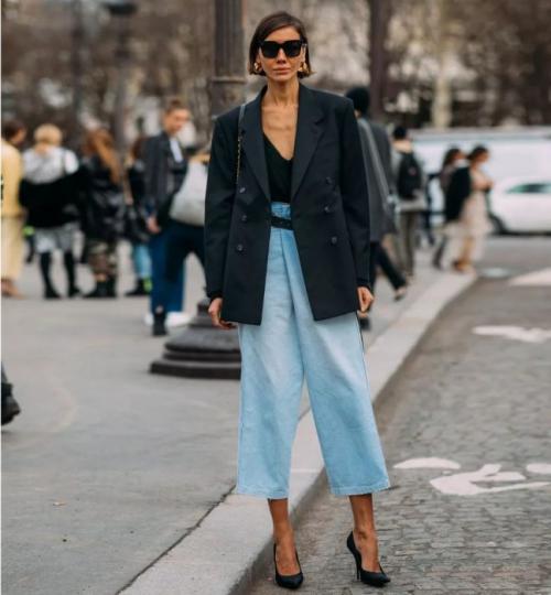 3 модели джинсов для женщин 40-50 лет, которые скрывают изъяны фигуры и молодят