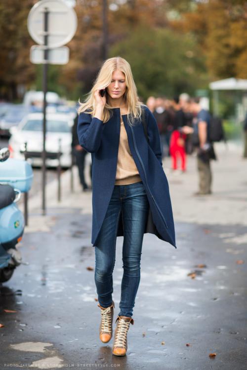 Что надеть с джинсами женщине 40-50 лет. Джинсовые вещи в повседневных комплектах 14 Что надеть с джинсами женщине 40-50 лет. Джинсовые вещи в повседневных комплектах 14