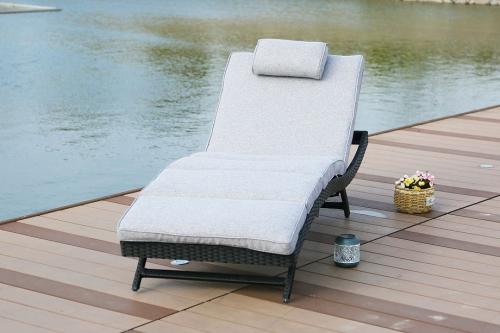 Как выбрать идеальное кресло шезлонг для пожилых людей: советы и рекомендации 09