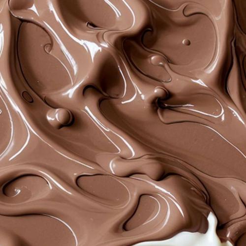 Макияж в главном цвете 2025 года Mocha Mousse. Цвет года 2025 — шоколадный Mocha Mousse