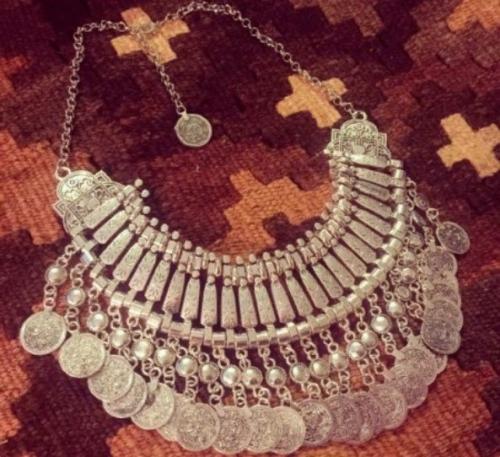 Какие аксессуары и украшения можно использовать для создания стиля бохо на осень. Креативные украшения в стиле бохо