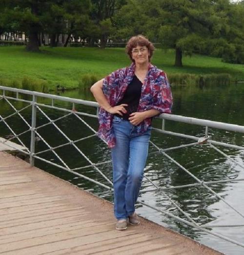 Джинсы для пожилых женщин. Эвелина Хромченко объяснила взрослым женщинам, как носить джинсы после 50 лет и не выглядеть дешево