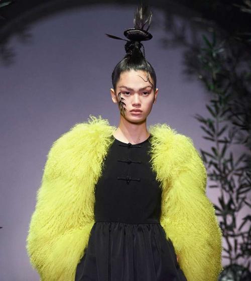 28 видов актуальных красивых женских стрижек. Модные женские прически и стрижки осень-зима 2024-2024