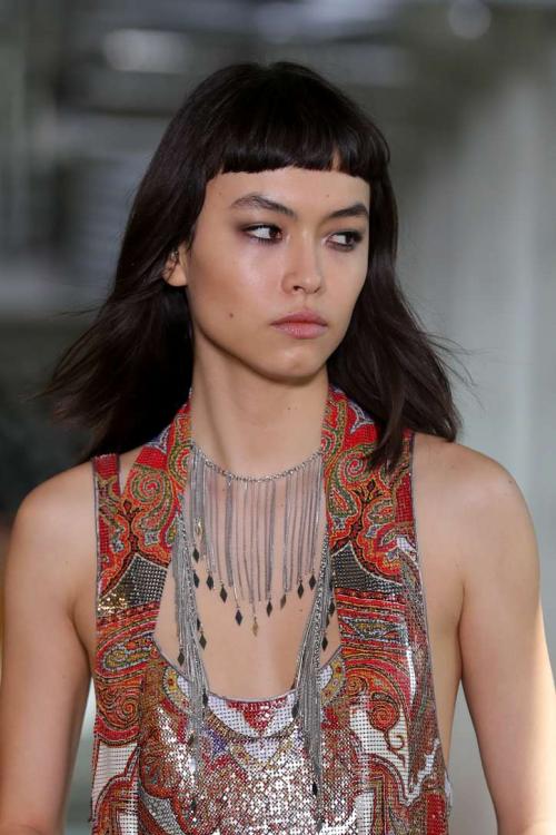 28 видов актуальных красивых женских стрижек. Модные женские прически и стрижки осень-зима 2024-2024