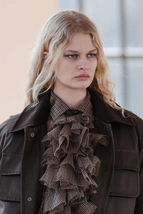 28 видов актуальных красивых женских стрижек. Модные женские прически и стрижки осень-зима 2024-2024